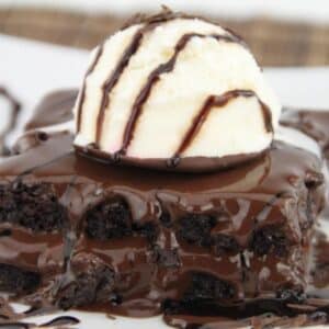 Brownie con helado